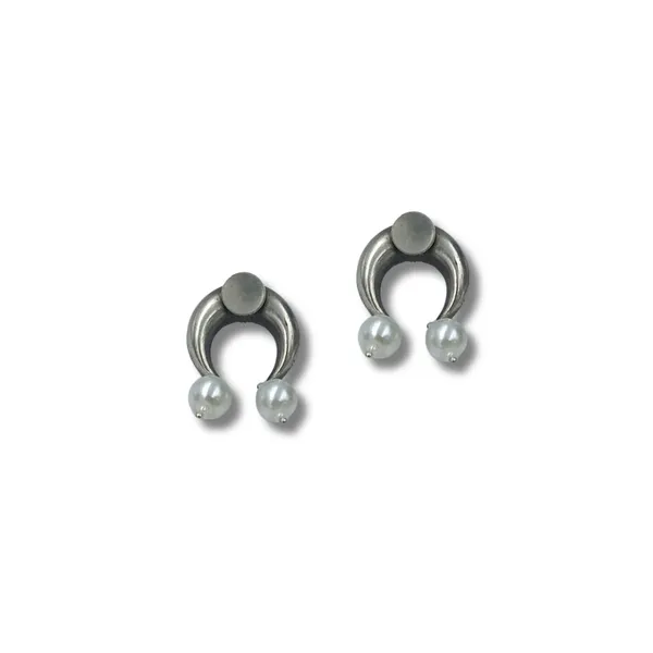 Dual_Pearl_Horse_Shoe_style_Oxidized_Stud_Traditional_Oxidized_Earrings_For_Women_&_Girls_|_Stylish_&_Fashionable_Earing