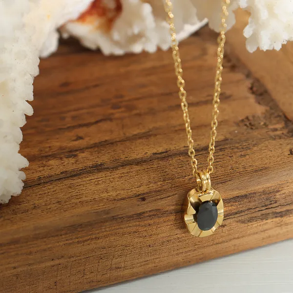 Inlaid_Black_stone_pendant_chain_Stainless_Steel_Anti_Tarnish_Pendant_Chain_For_Women_&_Girls,_Fashionable_western_style_Jewellery
