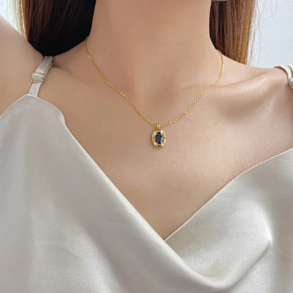 Inlaid_Black_stone_pendant_chain_Stainless_Steel_Anti_Tarnish_Pendant_Chain_For_Women_&_Girls,_Fashionable_western_style_Jewellery