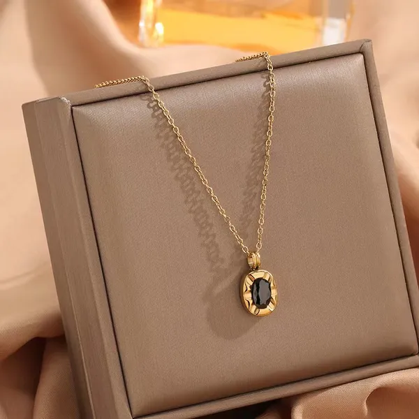 Inlaid_Black_stone_pendant_chain_Stainless_Steel_Anti_Tarnish_Pendant_Chain_For_Women_&_Girls,_Fashionable_western_style_Jewellery