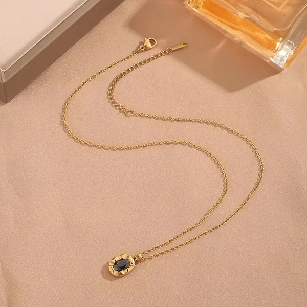 Inlaid_Black_stone_pendant_chain_Stainless_Steel_Anti_Tarnish_Pendant_Chain_For_Women_&_Girls,_Fashionable_western_style_Jewellery