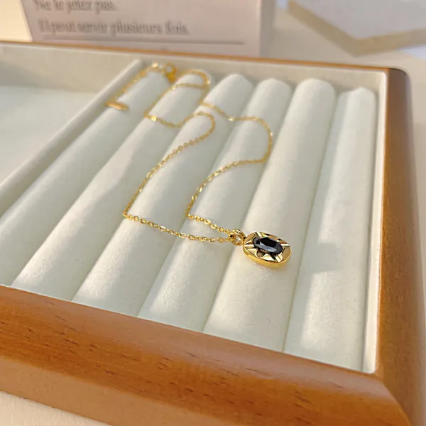 Inlaid_Black_stone_pendant_chain_Stainless_Steel_Anti_Tarnish_Pendant_Chain_For_Women_&_Girls,_Fashionable_western_style_Jewellery