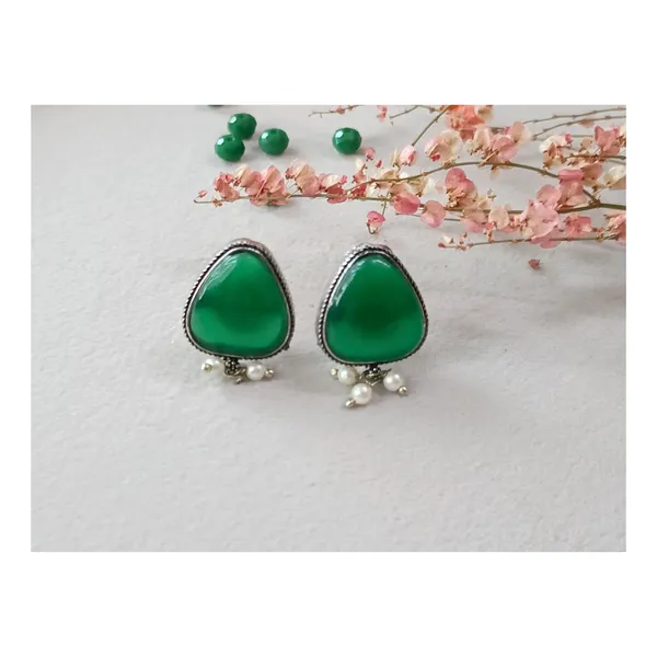 Pearl_drop_Green_Colour_Monalisa_stone_Triangular_shape_Oxidize_earrings_for_women_&_girls,_Stylish_earring