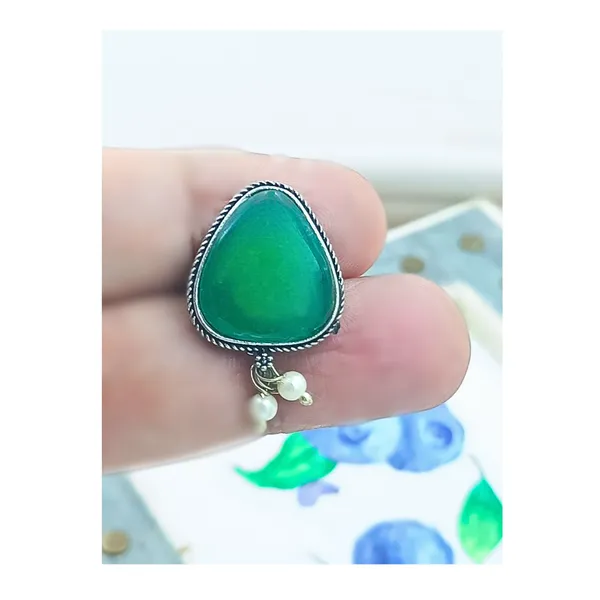 Pearl_drop_Green_Colour_Monalisa_stone_Triangular_shape_Oxidize_earrings_for_women_&_girls,_Stylish_earring