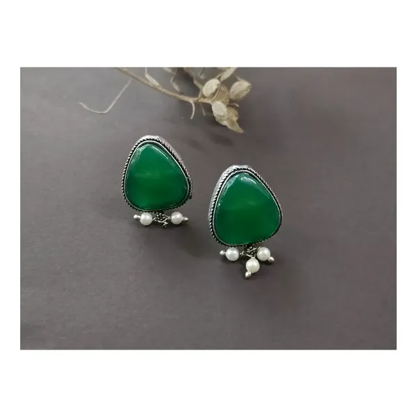 Pearl_drop_Green_Colour_Monalisa_stone_Triangular_shape_Oxidize_earrings_for_women_&_girls,_Stylish_earring