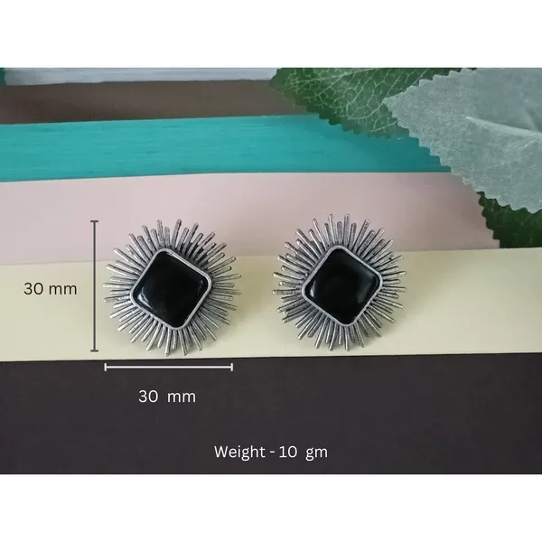 Black_Silver_Look_Alike_Sun_Rays_Style_Oxidised_Stud_With_Black_Square_Shape_Stud_For_Women_&_Girls