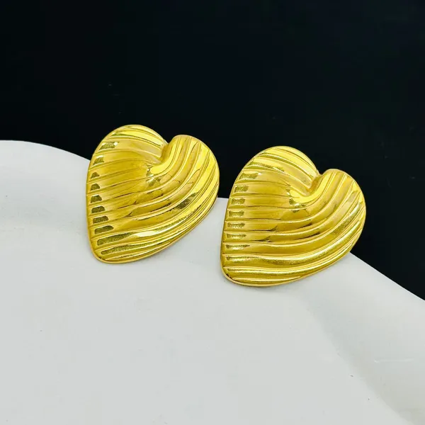 Stainless_Steel_Anti_Tarnish_Wavy_Stripe_Large_heart_necklace_earrings_set_for_Women_&_Girls