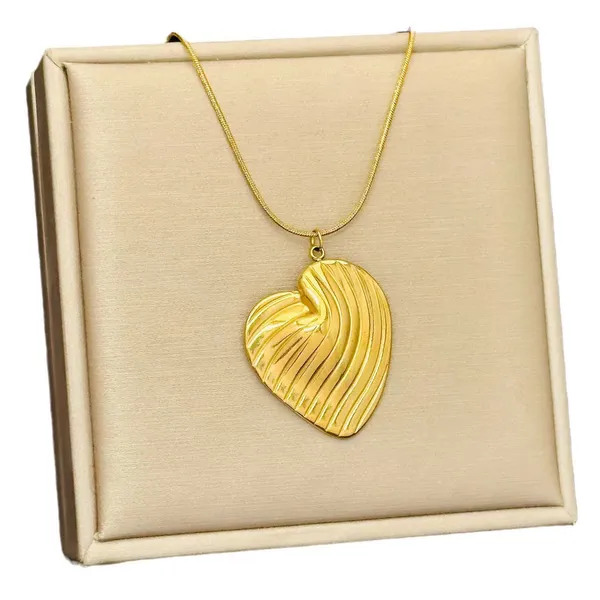 Stainless_Steel_Anti_Tarnish_Wavy_Stripe_Large_heart_necklace_earrings_set_for_Women_&_Girls