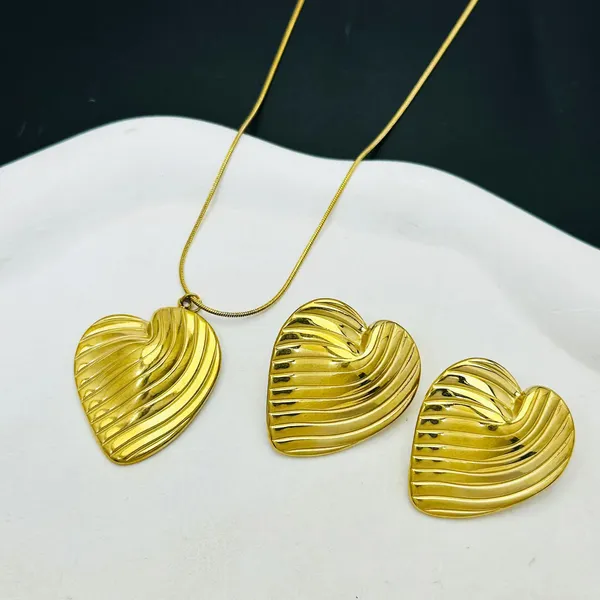Stainless_Steel_Anti_Tarnish_Wavy_Stripe_Large_heart_necklace_earrings_set_for_Women_&_Girls