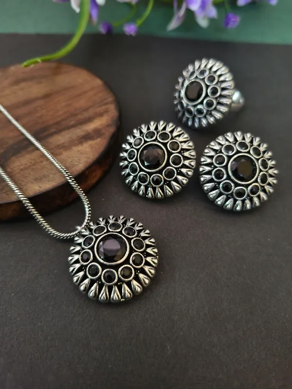 Black_Double_Layer_Floral_Design_Pendant_Chain_Set_With_Earrings_&_Ring_Studded_With_Black_Colour_Premium_Glass_Stone_For_Women_&_Girl