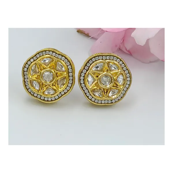 Shiny_Gold_plated_Floral_design_Kundan_Stud_for_Women_&_Girls,_Stylish_traditional_jewellery