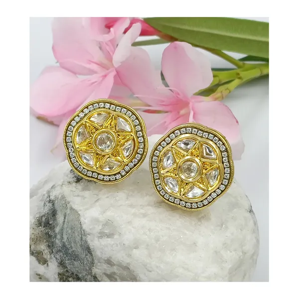 Shiny_Gold_plated_Floral_design_Kundan_Stud_for_Women_&_Girls,_Stylish_traditional_jewellery