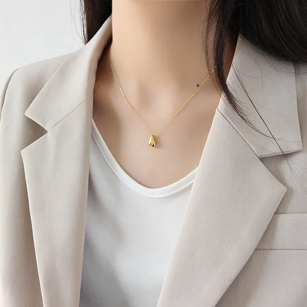 Gold_Tear_Drop_Pendant_Chain_Stainless_Steel_Necklace_For_Girls_&_Women