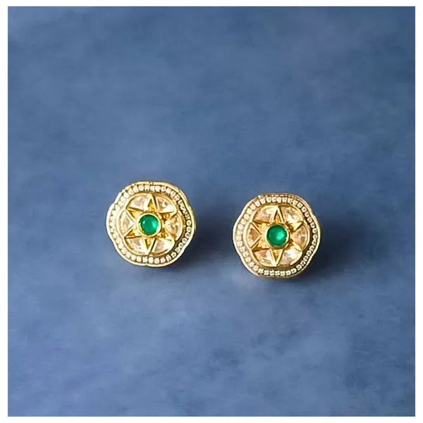 Flower_shape_Green_&_White_Kundan_Stud_for_Women_&_Girls,_Traditional,_Festive_&_Wedding_Jewellery_Flower_shape_Kundan_Stud