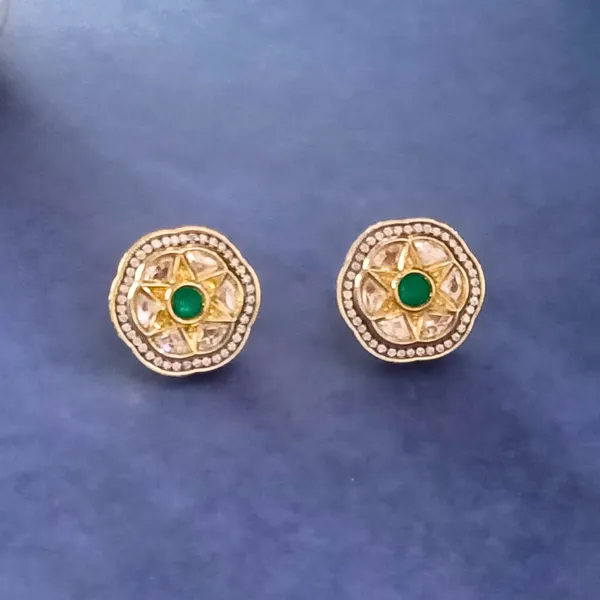 Flower_shape_Green_&_White_Kundan_Stud_for_Women_&_Girls,_Traditional,_Festive_&_Wedding_Jewellery_Flower_shape_Kundan_Stud