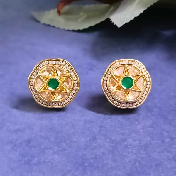 Flower_shape_Green_&_White_Kundan_Stud_for_Women_&_Girls,_Traditional,_Festive_&_Wedding_Jewellery_Flower_shape_Kundan_Stud