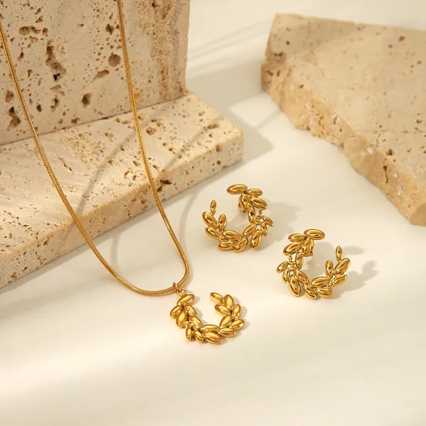 Wheat_Grain_Design_PVD_Gold_Plated_Stainless_Steel_Pendant_Chain_Set_for_Girls_&_Women_|_Blackbox_Jewelleries