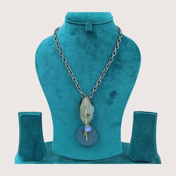 Blue_Western_Style_Circular_Wooden_&_Acrylic_Leaf_Shape_Pendant_Chain_For_Women_&_Girl
