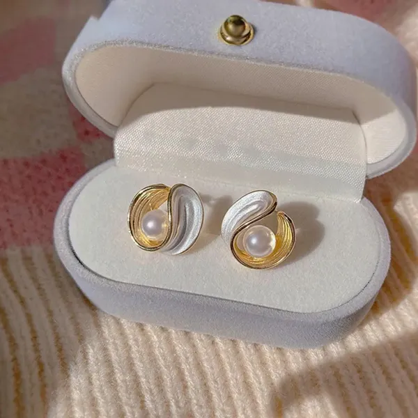 White_Elegant_French_Style_Baroque_Imitation_Pearl_Earrings_For_Women