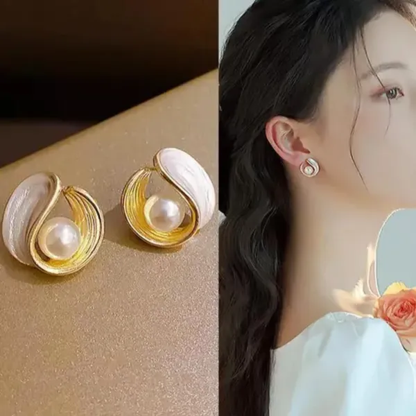 White_Elegant_French_Style_Baroque_Imitation_Pearl_Earrings_For_Women