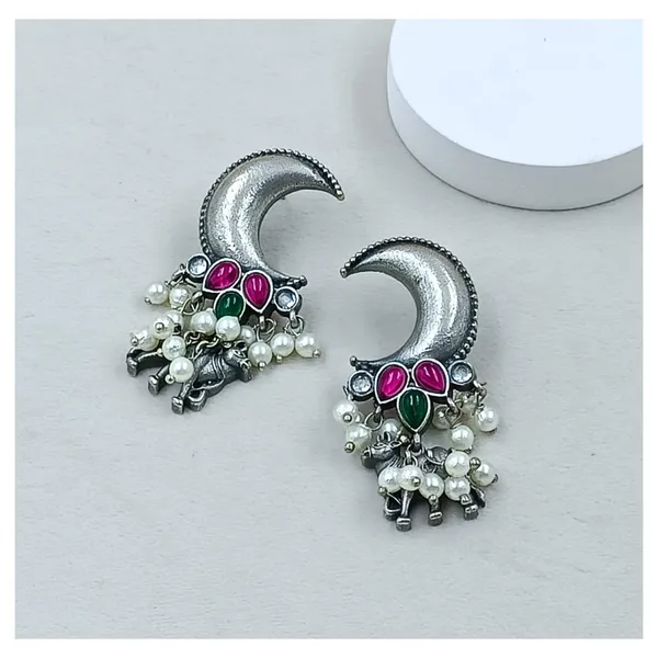 Cresent_Moon_style_Pearl_Drop_Silverlook_alike_Oxidised_earring_for_Girls_&_Women