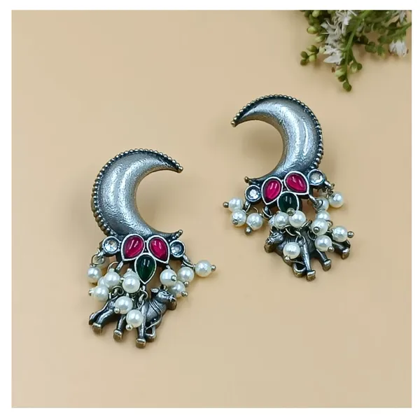 Cresent_Moon_style_Pearl_Drop_Silverlook_alike_Oxidised_earring_for_Girls_&_Women