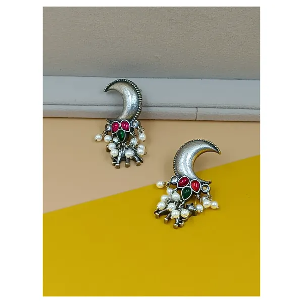 Cresent_Moon_style_Pearl_Drop_Silverlook_alike_Oxidised_earring_for_Girls_&_Women