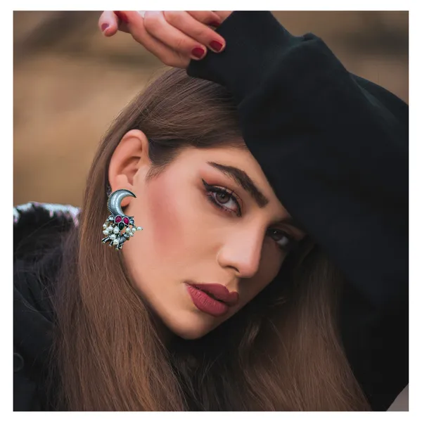 Cresent_Moon_style_Pearl_Drop_Silverlook_alike_Oxidised_earring_for_Girls_&_Women