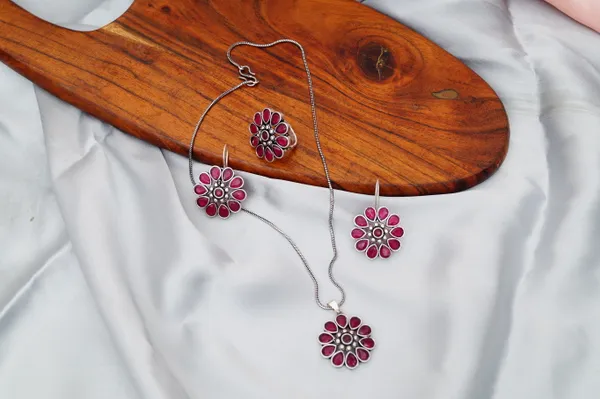 Pink_Floral_Design_Pink_Oxidized_Pendant_Set_With_Earring_&_Ring_For_Women_&_Girl