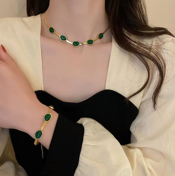High_Grade_Green_Emerald_Stone_Stainless_Steel_Snake_Chain_Necklace_For_Girls_&_Women