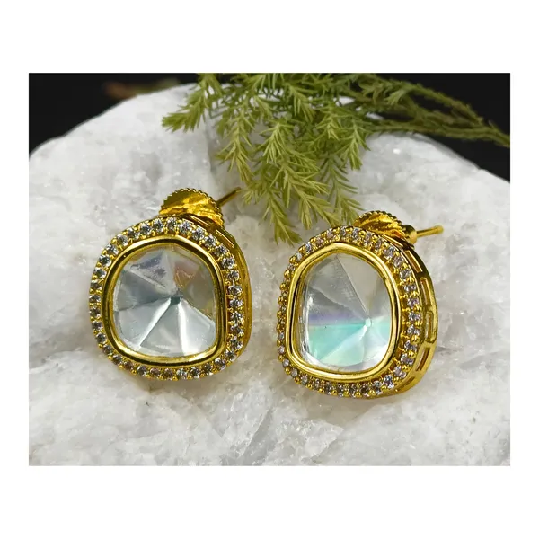 Traditional_Gold_Plated_Kundan_Stud_for_Women_&_Girls,_Stylish_Earring,_Traditional_Jewelleries