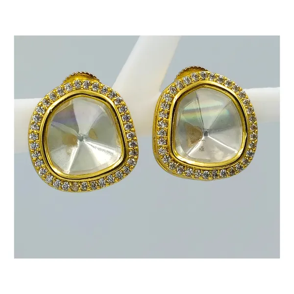 Traditional_Gold_Plated_Kundan_Stud_for_Women_&_Girls,_Stylish_Earring,_Traditional_Jewelleries