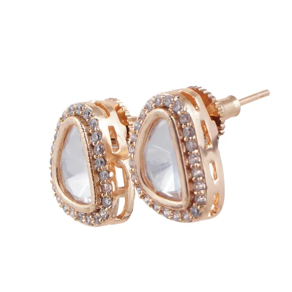 Gold_Irregular_Shape_Fashionable_Kundan_Pendant_Set_Studded_With_Zircon_For_Women_&_Girls