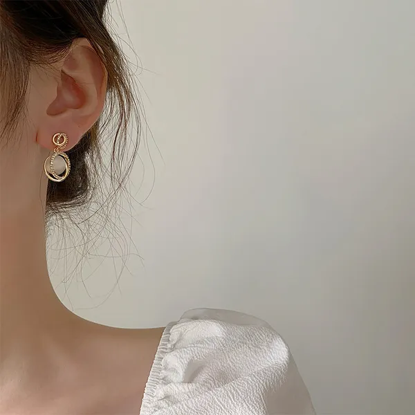 Western_Style_Fashionable_Oval_Moonstone_Cubic_Zirconia_Dangler_for_Women_&_Girls,_Stylish_Fashionable_Korean_Earring
