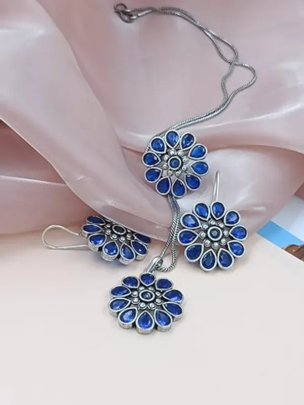 Blue_Floral_Design_Oxidised_Pendant_Set_With_Earrings_&_Ring_Embossed_With_Blue_Color_Glass_Stone_Available_For_Women_&_Girls