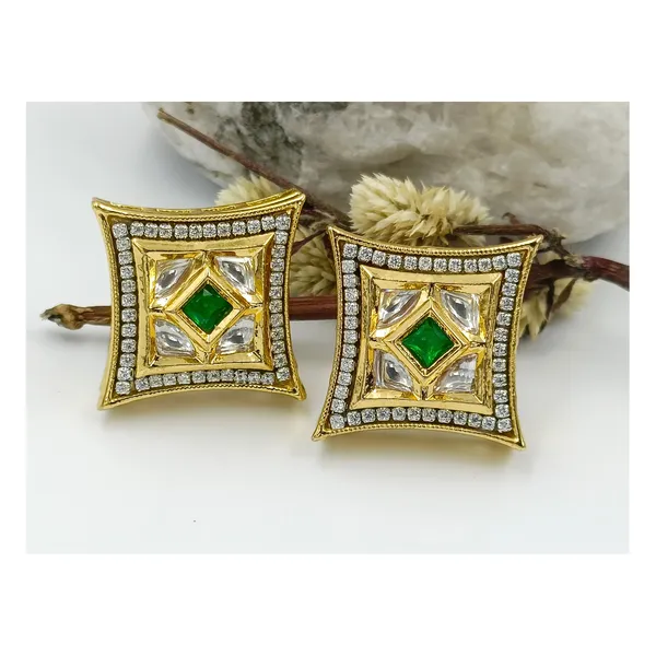 Dazzling_Green_colour_Square_Shape_Kundan_Earring_for_Women_&_Girls,_Stylish,_Traditional_&_wedding_earrings
