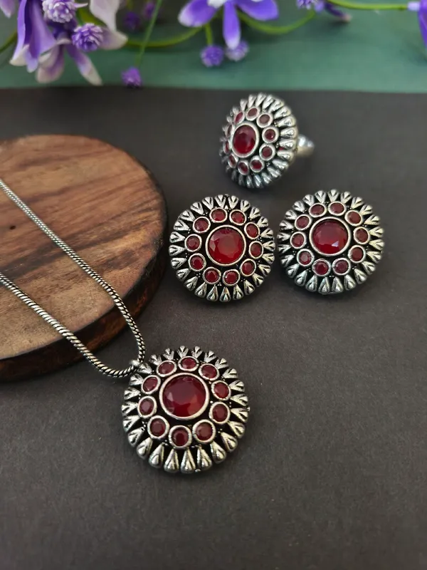 Red_Oxidised_Floral_Design_Pendant_Chain_Set_With_Maroon_Colour_Glass_Stone_For_Women_&_Girls