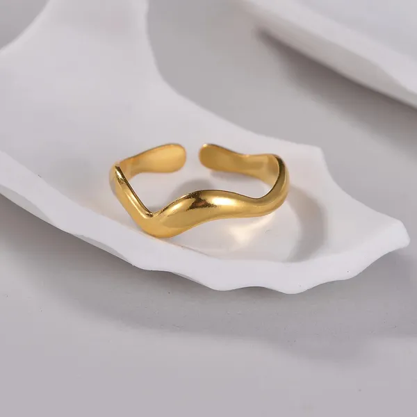 Blackbox_Jewelleries:_Irregular_Wave_Adjustable_Ring_-_Gold_Plated_Stainless_Steel_|_Statement_&_Minimalist_Jewelry_for_Women_&_Girls