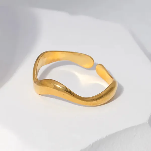 Blackbox_Jewelleries:_Irregular_Wave_Adjustable_Ring_-_Gold_Plated_Stainless_Steel_|_Statement_&_Minimalist_Jewelry_for_Women_&_Girls