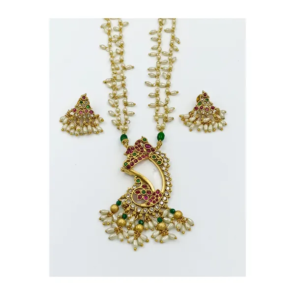 Ruby_Green_Ganesha_Style_Pendant_Necklace_Set_Studded_With_Red_&_Green_Zircon_&_Rice_Pearl_Strand_For_Women_&_Girls