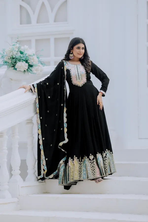 Black_Festive_Georgette_Gown_Set_With_Dupatta_For_Women