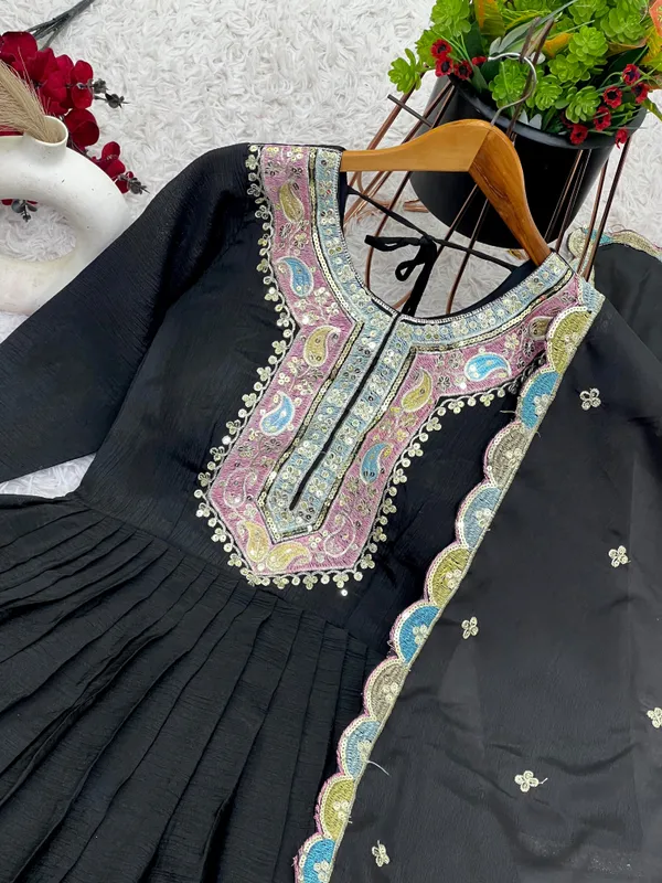 Black_Festive_Georgette_Gown_Set_With_Dupatta_For_Women