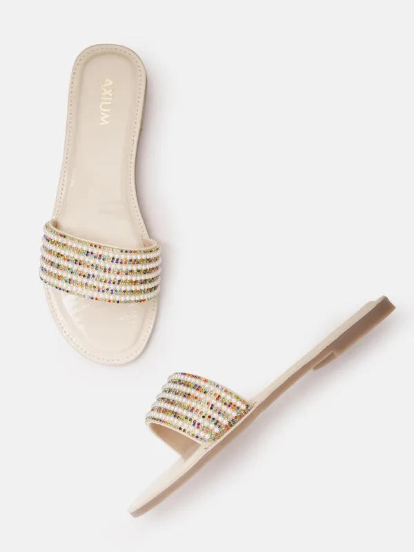 Cream_Synthetic_Stone_And_Pearl_Embellished_Flat_Sandal_For_Women