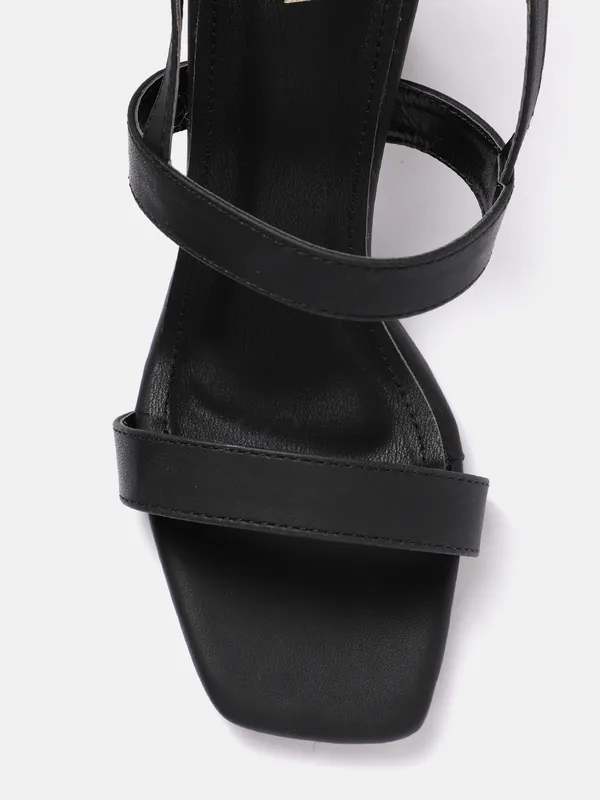 Black_Synthetic_Black_Block_Heel_Sandals_For_Women_(3.5_Inch)