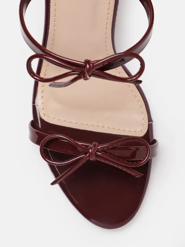 AXIUM_Women's_Maroon_Bow_Pointed_Toe_Stilettos,_3.5inch_(BLY248)