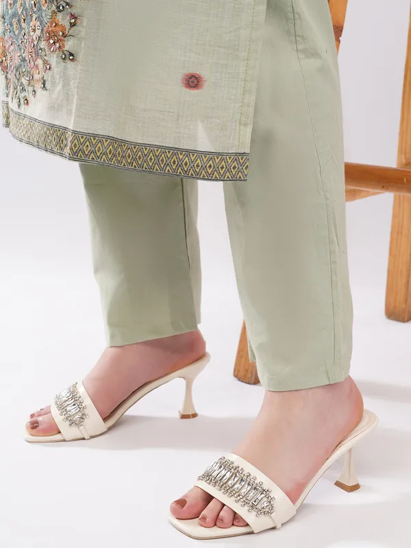 AXIUM_Women's_Embellished_Cream_Slim_Heel,_3-Inch_(SAN253)