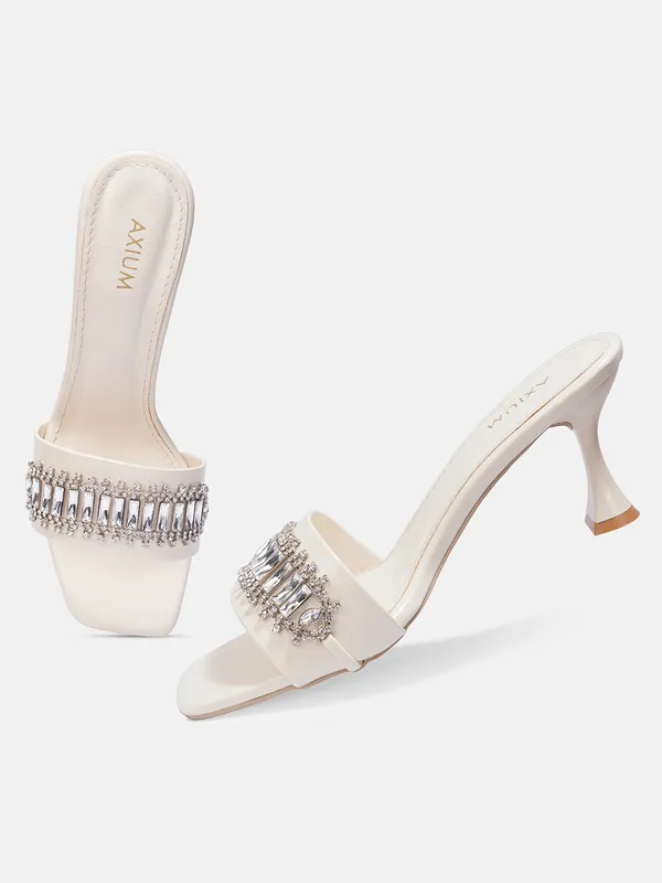AXIUM_Women's_Embellished_Cream_Slim_Heel,_3-Inch_(SAN253)