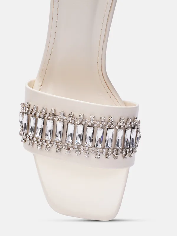 AXIUM_Women's_Embellished_Cream_Slim_Heel,_3-Inch_(SAN253)