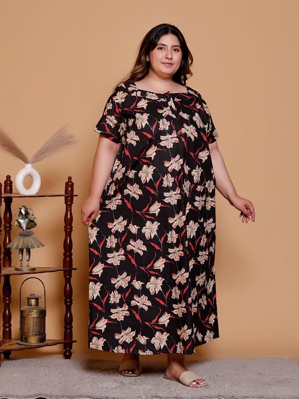 BLACK_Cotton_Nighty_for_women,_Printed_Short_Sleeve._(__BLACK)