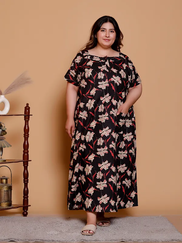 BLACK_Cotton_Nighty_for_women,_Printed_Short_Sleeve._(__BLACK)
